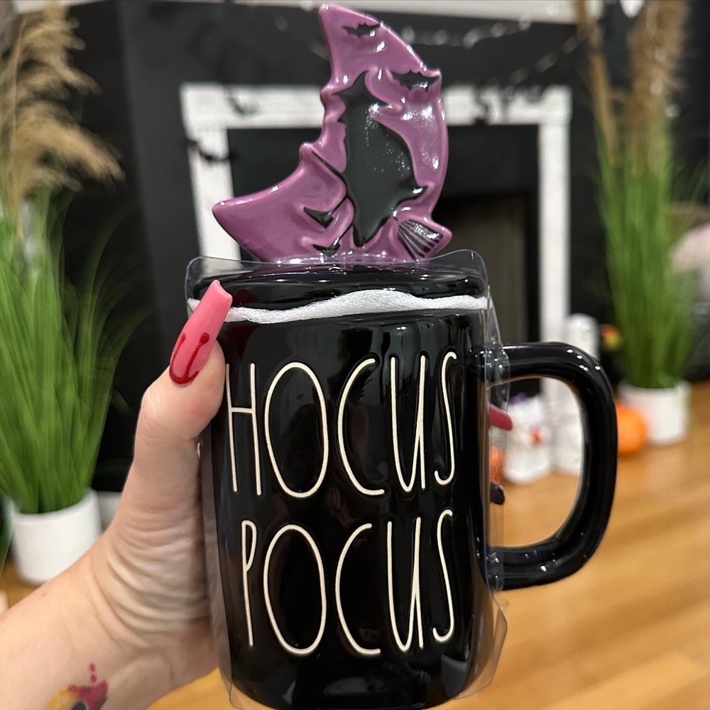 Rae dunn Hocus pocus mug with topper